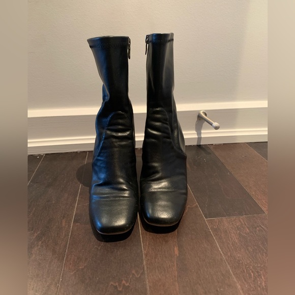 Silent D leather ankle heeled booties sizes 36 - Picture 1 of 4